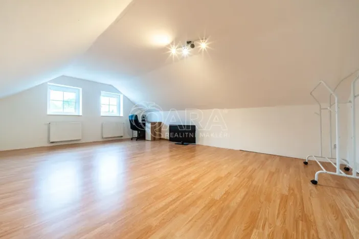 Pronájem rodinného domu, Dolní Bezděkov, 180 m2