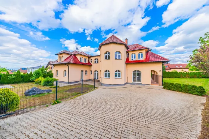 Prodej bytu 3+1, Buštěhrad, Topolová, 106 m2