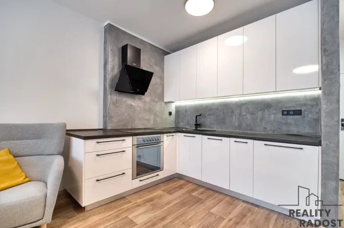 Pronájem bytu 1+kk, Ostrava - Poruba, Studentská, 31 m2
