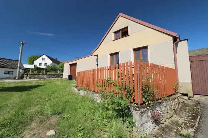 Prodej rodinného domu, Zahrádky - Horní Dvorce, 180 m2