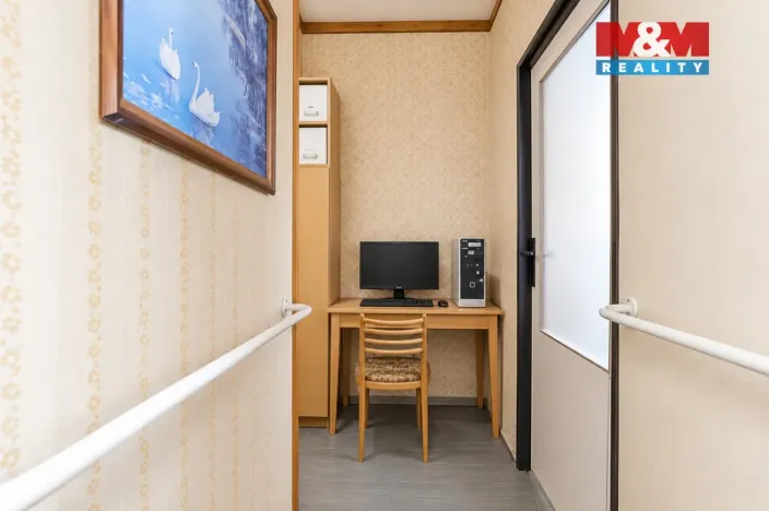 Prodej bytu 2+1, Kralupy nad Vltavou - Lobeček, Krakovská, 40 m2