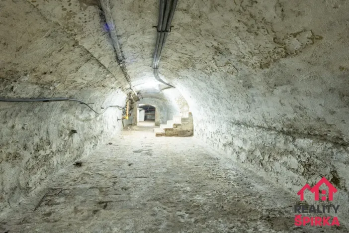 Prodej komerční nemovitosti, Moravská Třebová - Město, nám. T. G. Masaryka, 422 m2