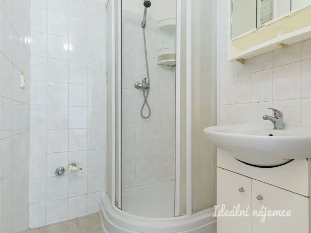 Pronájem bytu 2+1, Praha - Záběhlice, Jabloňová, 38 m2