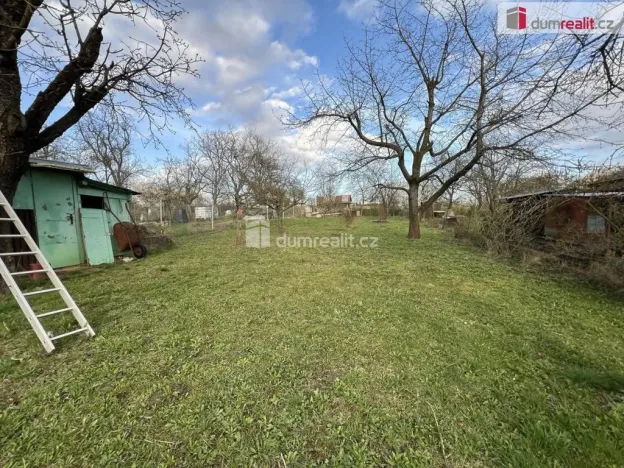 Prodej zahrady, Uherský Brod, 1035 m2