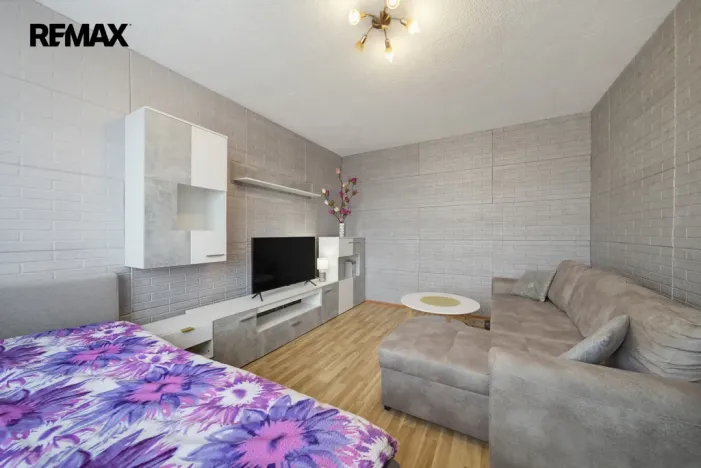 Prodej bytu 1+1, Ostrov, Kollárova, 36 m2