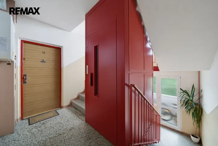 Prodej bytu 1+1, Ostrov, Kollárova, 36 m2