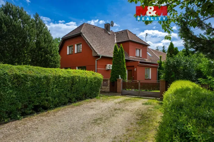 Prodej rodinného domu, Kněžmost - Koprník, 250 m2