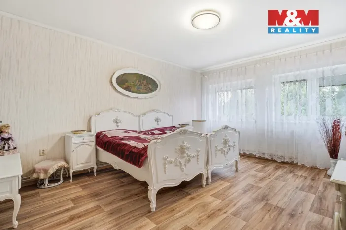 Prodej rodinného domu, Kněžmost - Koprník, 250 m2