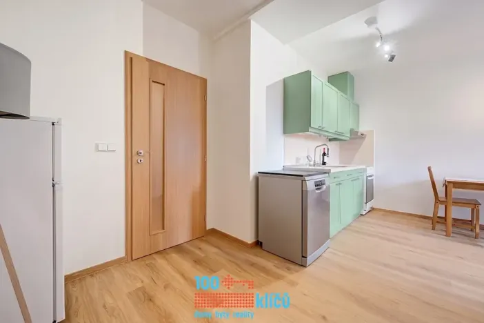Pronájem bytu 1+1, Praha - Modřany, Vorařská, 37 m2