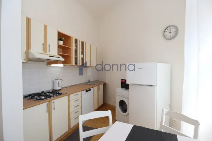 Pronájem bytu 2+1, Praha, Muchova, 75 m2