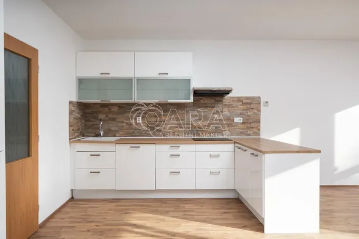 Pronájem bytu 2+kk, Jesenice, Na Okruhu, 50 m2