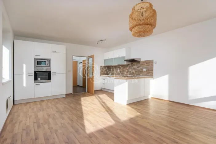 Pronájem bytu 2+kk, Jesenice, Na Okruhu, 50 m2