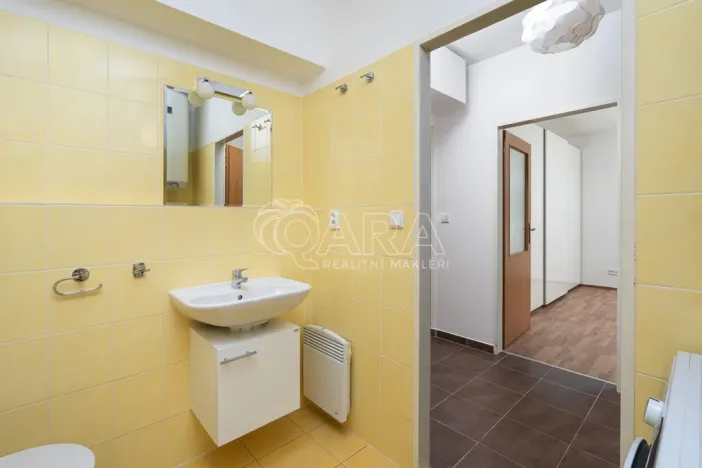 Pronájem bytu 2+kk, Jesenice, Na Okruhu, 50 m2