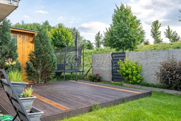 Pronájem bytu 2+kk, Jesenice, Na Okruhu, 50 m2
