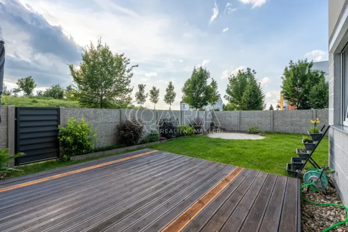 Pronájem bytu 2+kk, Jesenice, Na Okruhu, 50 m2