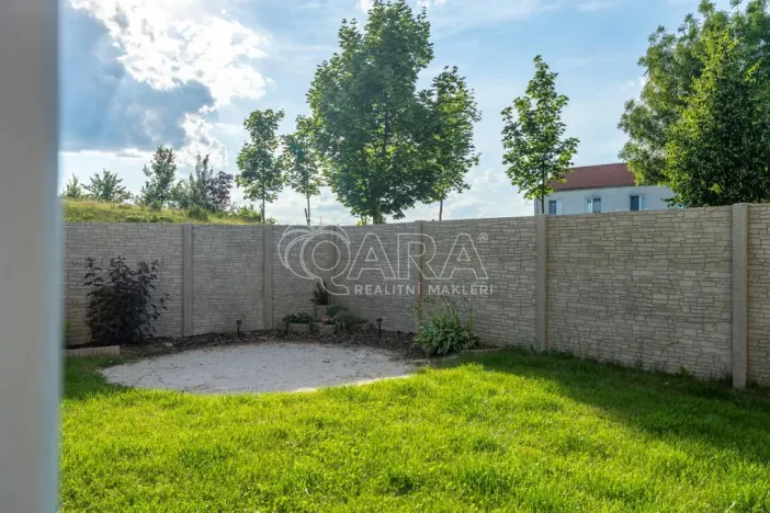 Pronájem bytu 2+kk, Jesenice, Na Okruhu, 50 m2