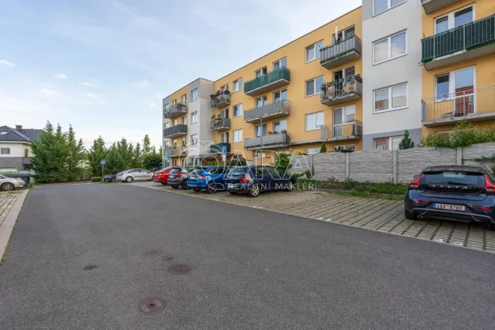 Pronájem bytu 2+kk, Jesenice, Na Okruhu, 50 m2