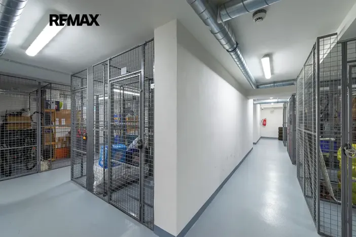 Pronájem bytu 1+kk, Praha - Vinohrady, Perucká, 27 m2