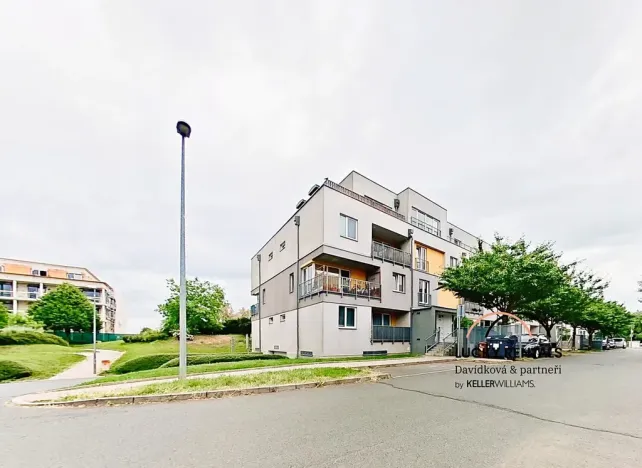 Pronájem bytu 2+kk, Praha - Uhříněves, Saturnova, 46 m2