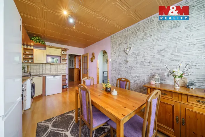 Prodej bytu 3+1, Měděnec, Náměstí, 70 m2