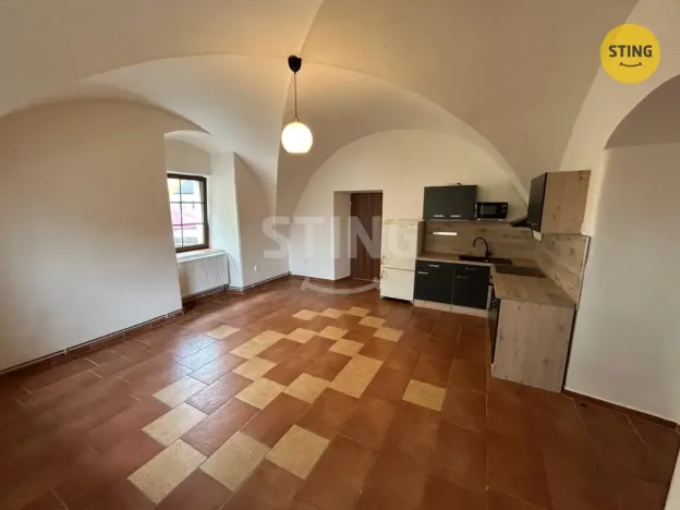 Pronájem bytu 2+kk, Sezemice, Tyršovo náměstí, 43 m2