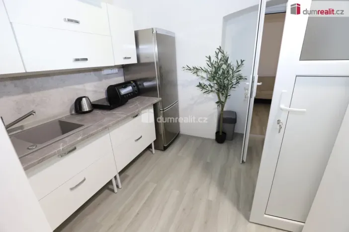 Prodej obchodního prostoru, Praha - Libeň, 58 m2