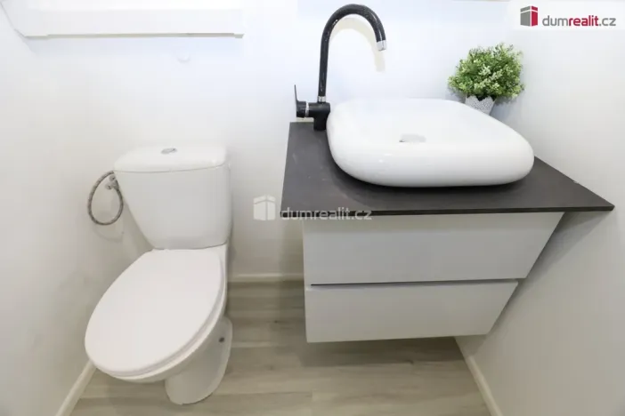 Prodej obchodního prostoru, Praha - Libeň, 58 m2