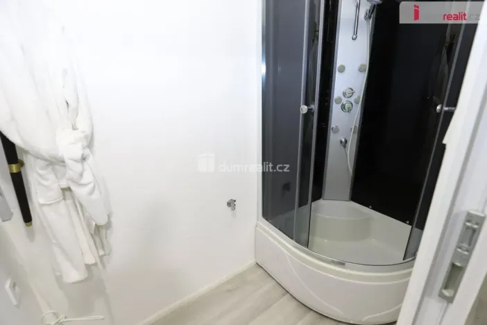 Prodej obchodního prostoru, Praha - Libeň, 58 m2