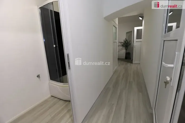 Prodej obchodního prostoru, Praha - Libeň, 58 m2