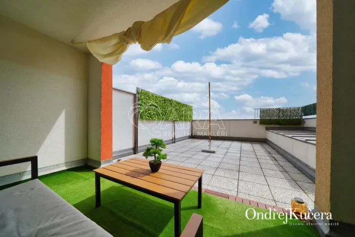 Prodej bytu 1+kk, Praha - Horní Měcholupy, Modenská, 30 m2