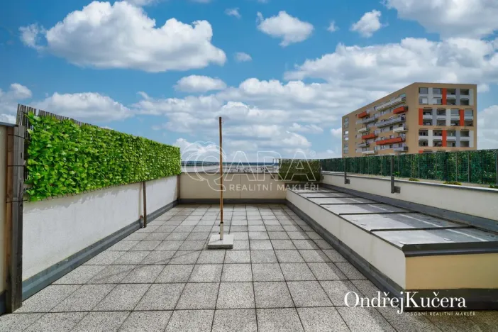 Prodej bytu 1+kk, Praha - Horní Měcholupy, Modenská, 30 m2