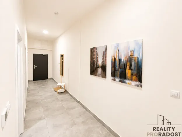 Prodej bytu 3+kk, Třebíč - Vnitřní Město, Karlovo nám., 123 m2