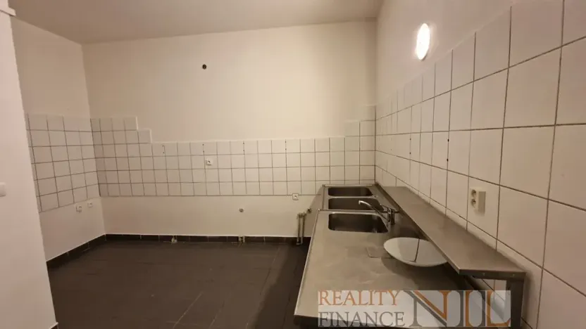 Pronájem obchodního prostoru, Dobřany, Školní, 79 m2