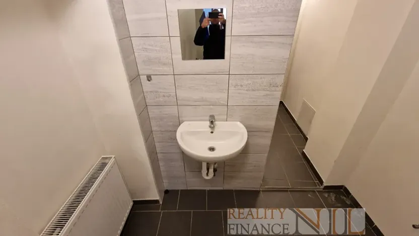 Pronájem obchodního prostoru, Dobřany, Školní, 79 m2