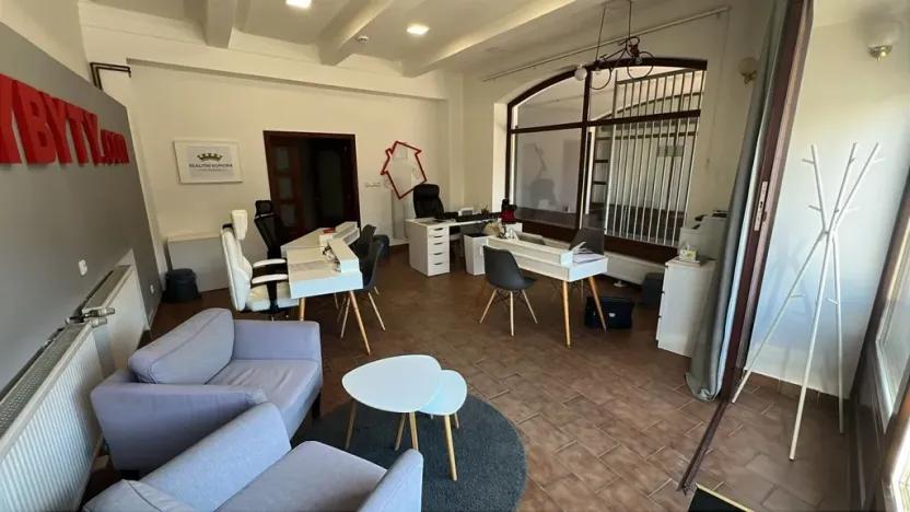 Pronájem kanceláře, Pardubice - Bílé Předměstí, Štrossova, 70 m2