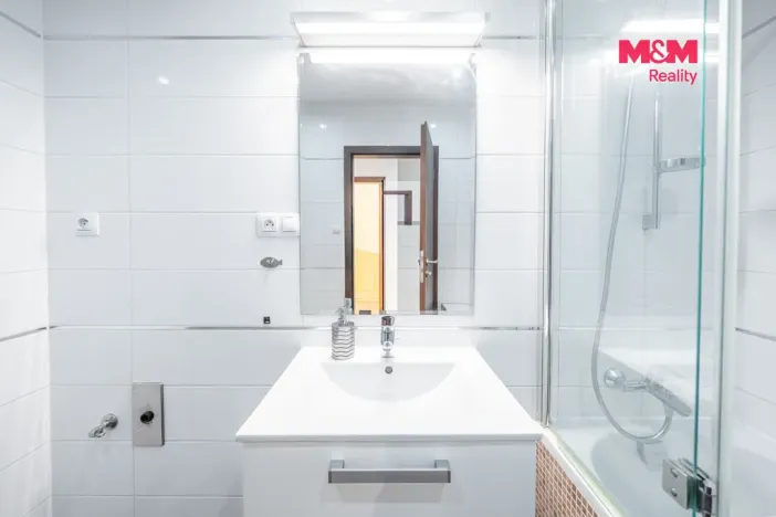 Pronájem bytu 2+kk, Praha - Letňany, Hlučkova, 60 m2