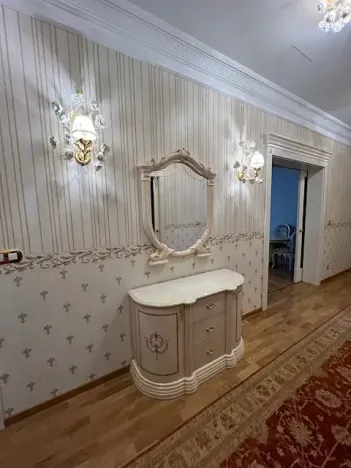 Prodej bytu 4+1, Karlovy Vary, Divadelní náměstí, 145 m2