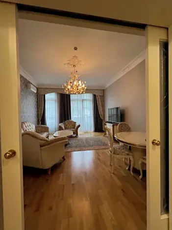 Prodej bytu 4+1, Karlovy Vary, Divadelní náměstí, 145 m2