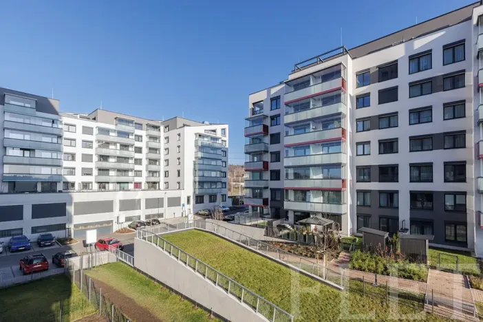 Pronájem bytu 1+kk, Praha - Hloubětín, Laponská, 34 m2