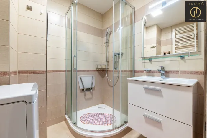Prodej bytu 3+1, Ostrov, Borecká, 72 m2