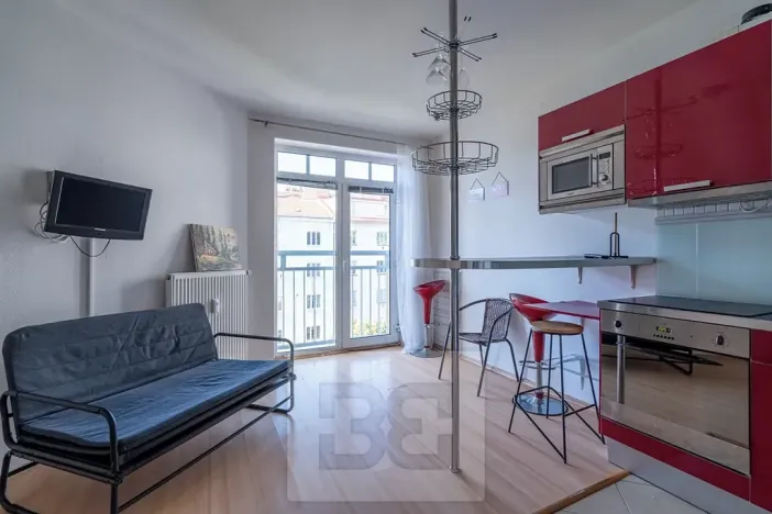 Pronájem bytu 1+kk, Praha - Vršovice, Přípotoční, 30 m2