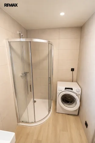 Pronájem bytu 1+kk, Praha - Hlubočepy, Na Zlíchově, 26 m2