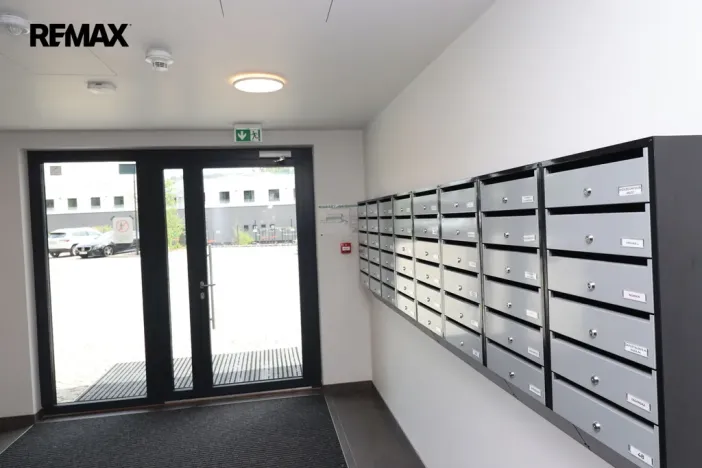 Pronájem bytu 1+kk, Praha - Hlubočepy, Na Zlíchově, 26 m2