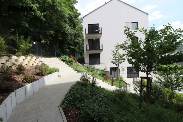 Pronájem bytu 1+kk, Praha - Hlubočepy, Na Zlíchově, 26 m2