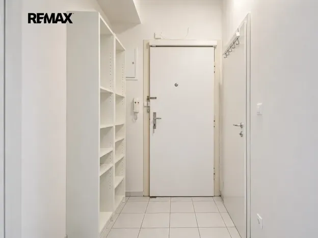 Pronájem bytu 1+1, Praha - Břevnov, U kaštanu, 43 m2