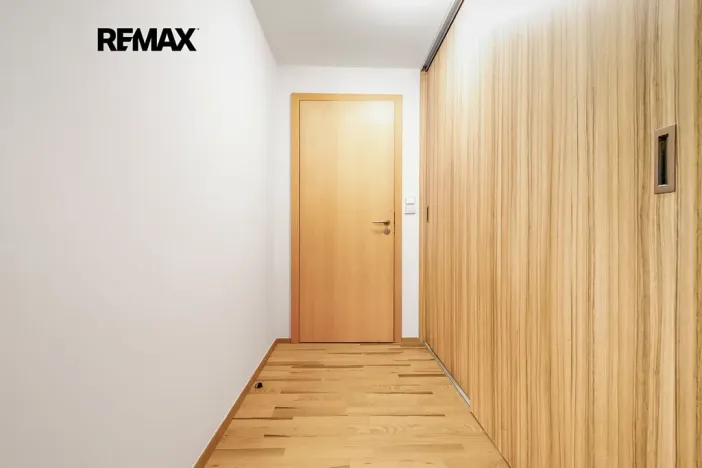 Pronájem bytu 1+kk, Praha - Žižkov, Ke kapslovně, 53 m2