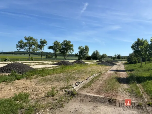 Pronájem skladu, Měník, 5000 m2