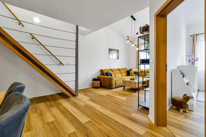 Prodej bytu 3+kk, Šestajovice, Komenského, 116 m2