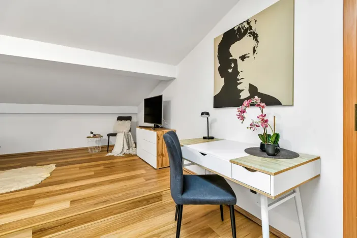 Prodej bytu 3+kk, Šestajovice, Komenského, 116 m2