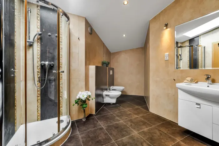 Prodej bytu 3+kk, Šestajovice, Komenského, 116 m2